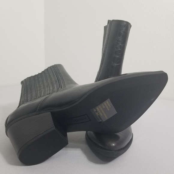 7 Dials Bootie - Picture 4 of 10